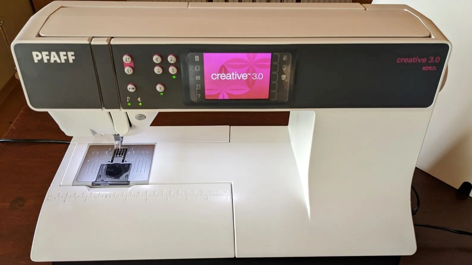 Pfaff Creative 3.0 inklusive Stickeinheit Nähmaschine