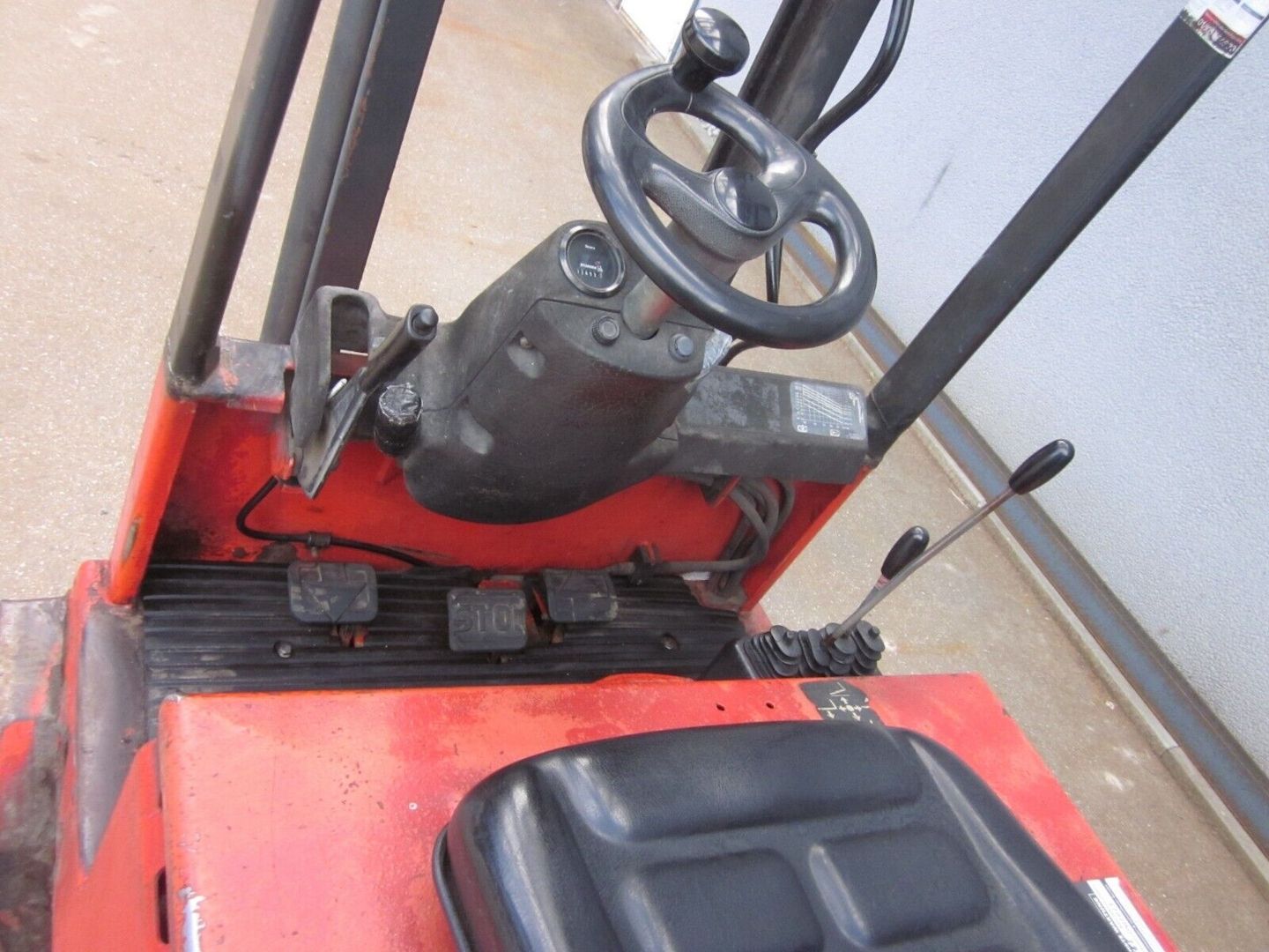 Elektrostapler Frontstapler Dreiradstapler LINDE E18 1,8t410cm Batterie 2019