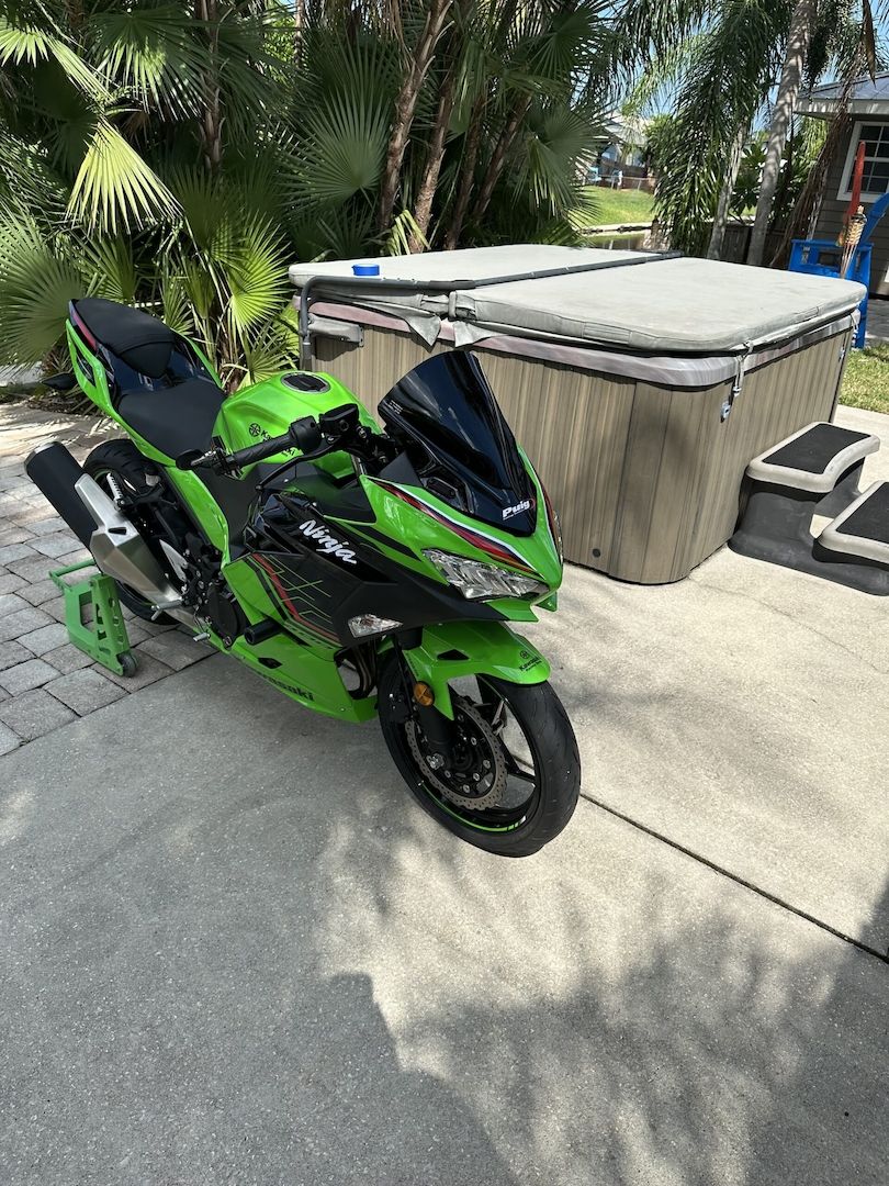 Used 2023 Kawasaki Sportbike Motorcycle NINJA 400