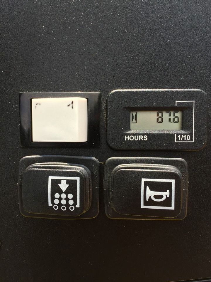 Kärcher Kehrmaschine Aufsitzkehrmaschine KM 9060 R