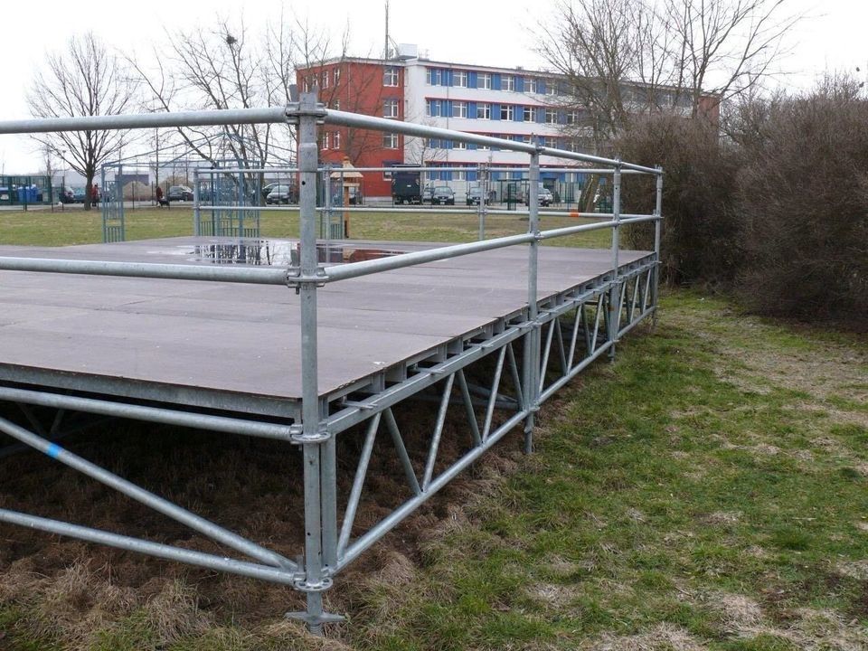 Layher Bühne Mobile Bühne Open Air Eventbühne Stagemobil Bütec