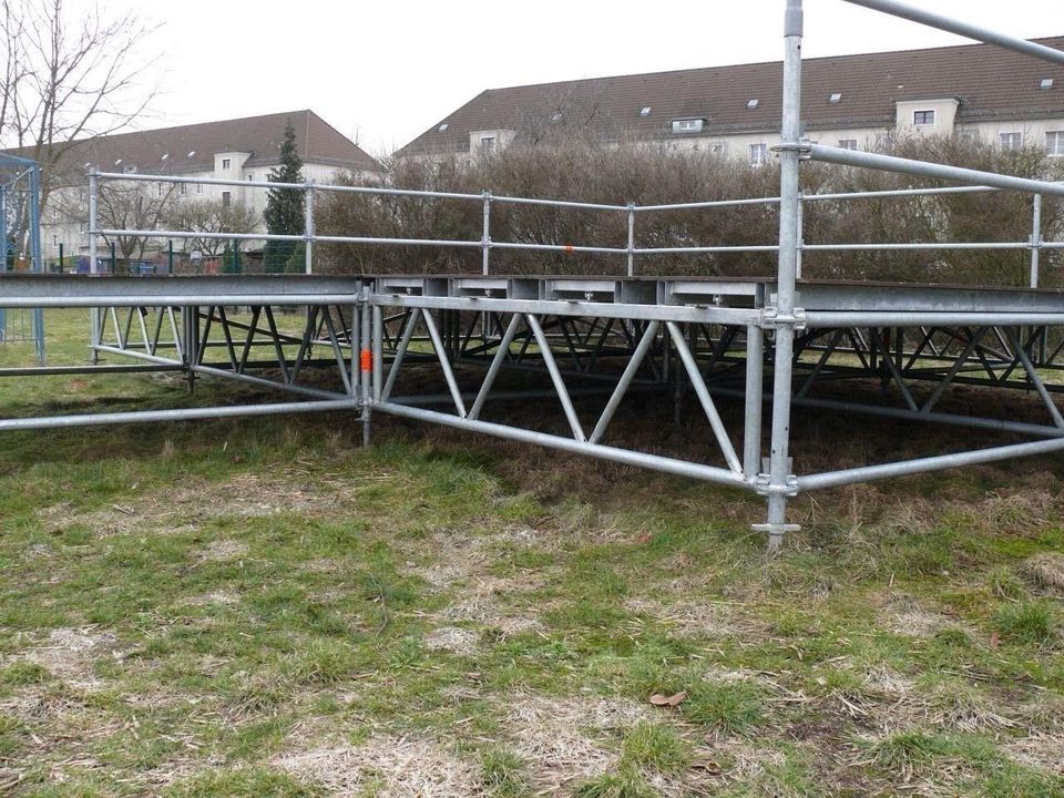 Layher Bühne Mobile Bühne Open Air Eventbühne Stagemobil Bütec