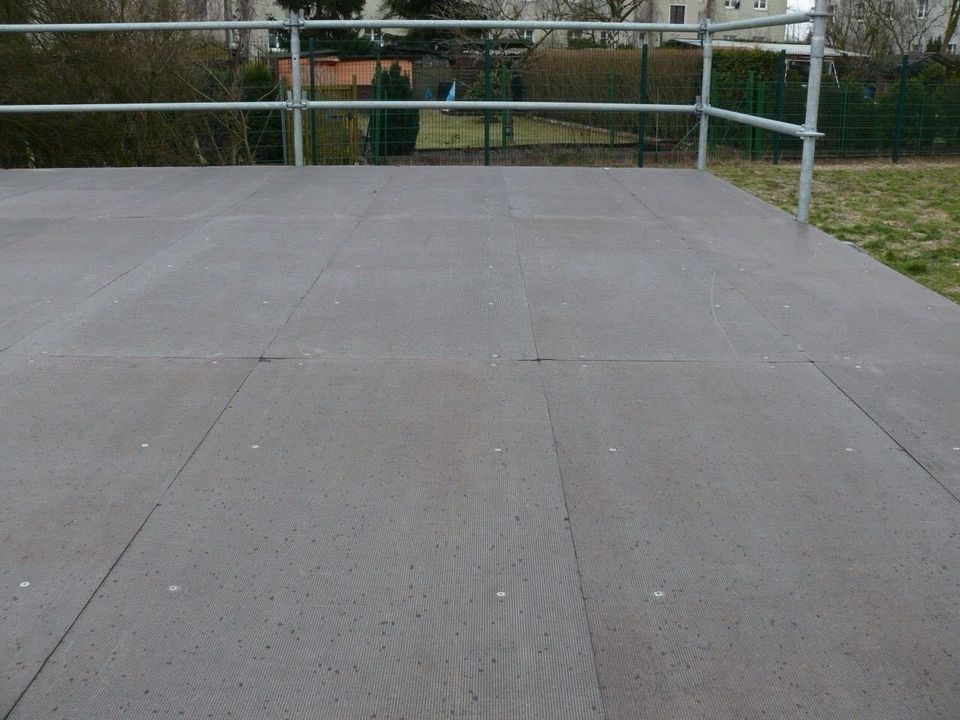 Layher Bühne Mobile Bühne Open Air Eventbühne Stagemobil Bütec