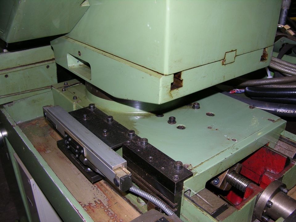 Log- o- matik Rundschleifmaschine NC gesteuert