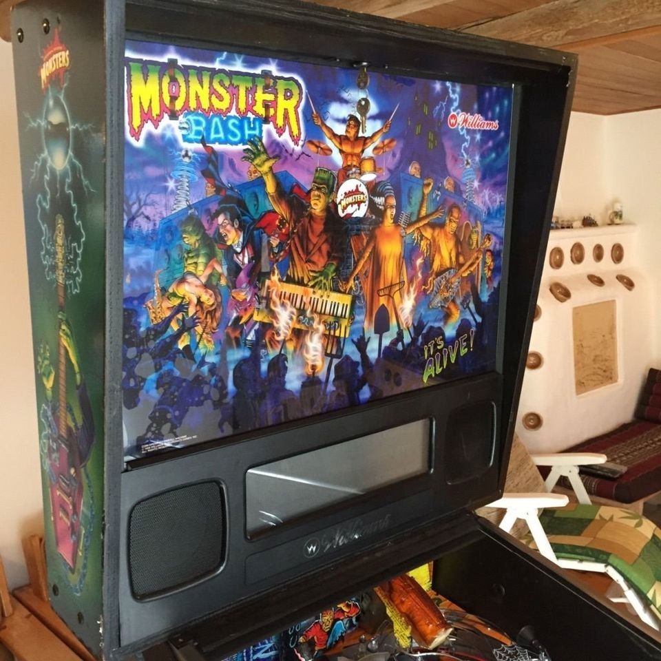 Monster Bash Flipper