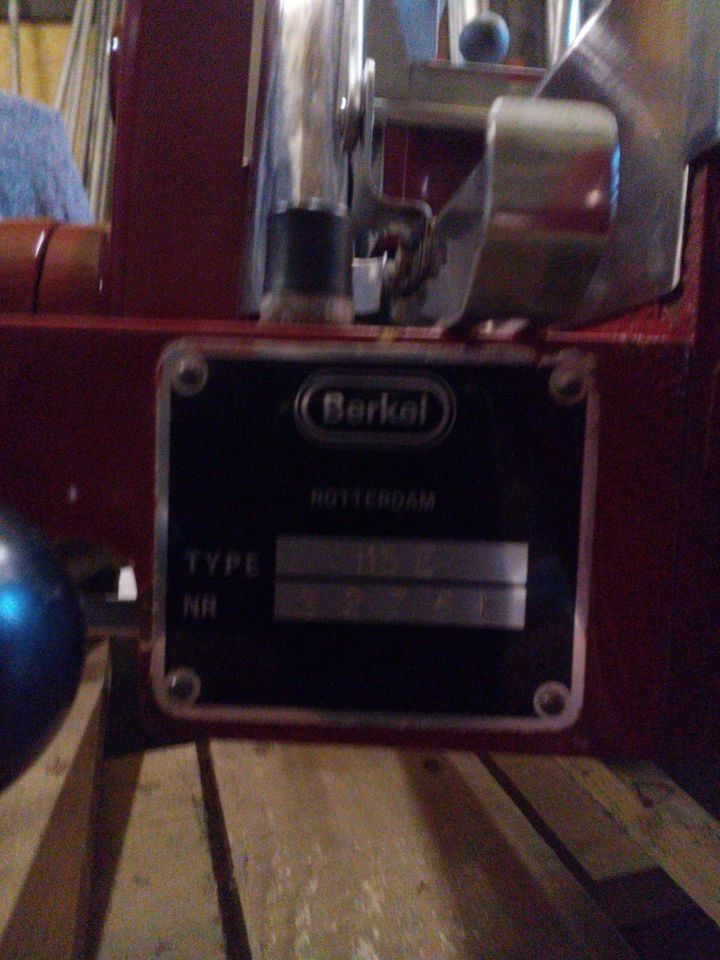 Orginal Berkel E115 auf sockel, Aufschnittmaschine, Schwungradmaschine