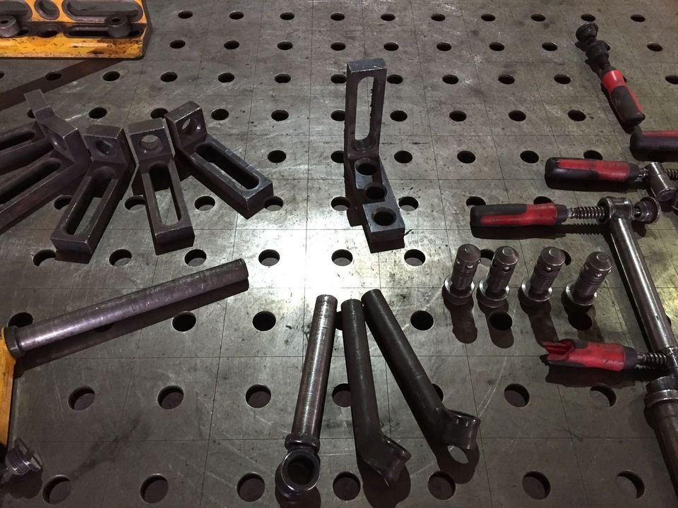 Original Demmeler Lochtisch Schweißtisch Richttisch 2400x1200mm mit Zubehör