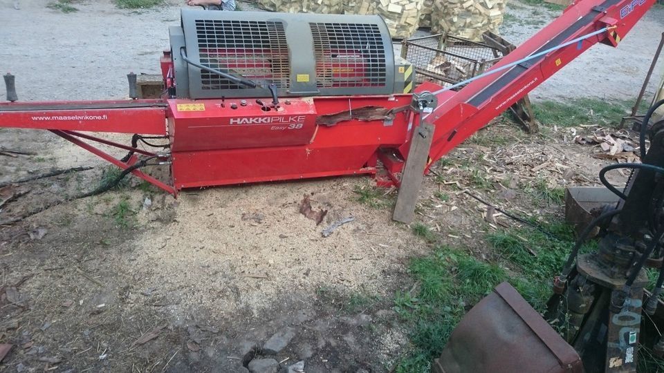 Sägespaltautomat Hakki Pilke HP 38 Sägespalter Holzspalter Holzsäge Kaminholz