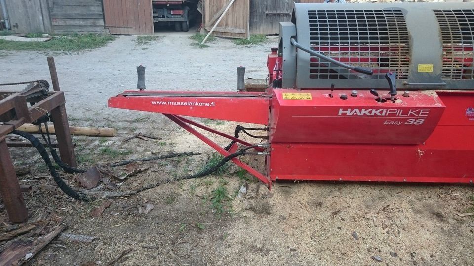 Sägespaltautomat Hakki Pilke HP 38 Sägespalter Holzspalter Holzsäge Kaminholz