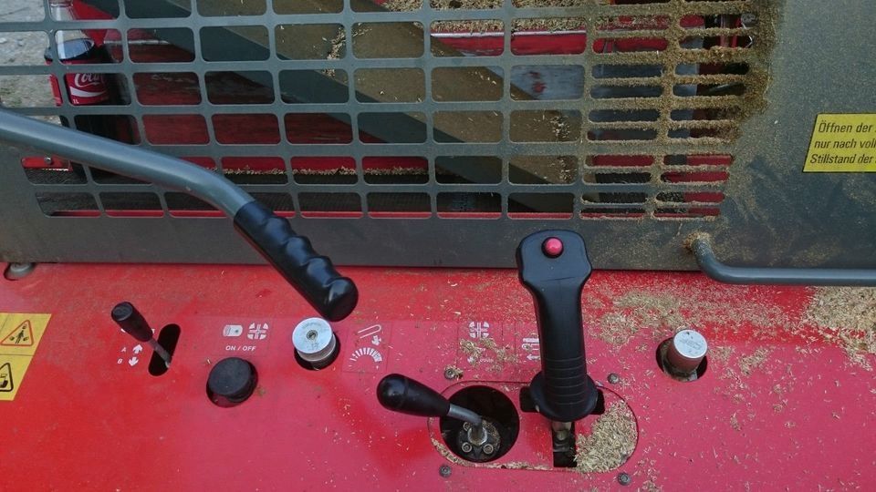 Sägespaltautomat Hakki Pilke HP 38 Sägespalter Holzspalter Holzsäge Kaminholz