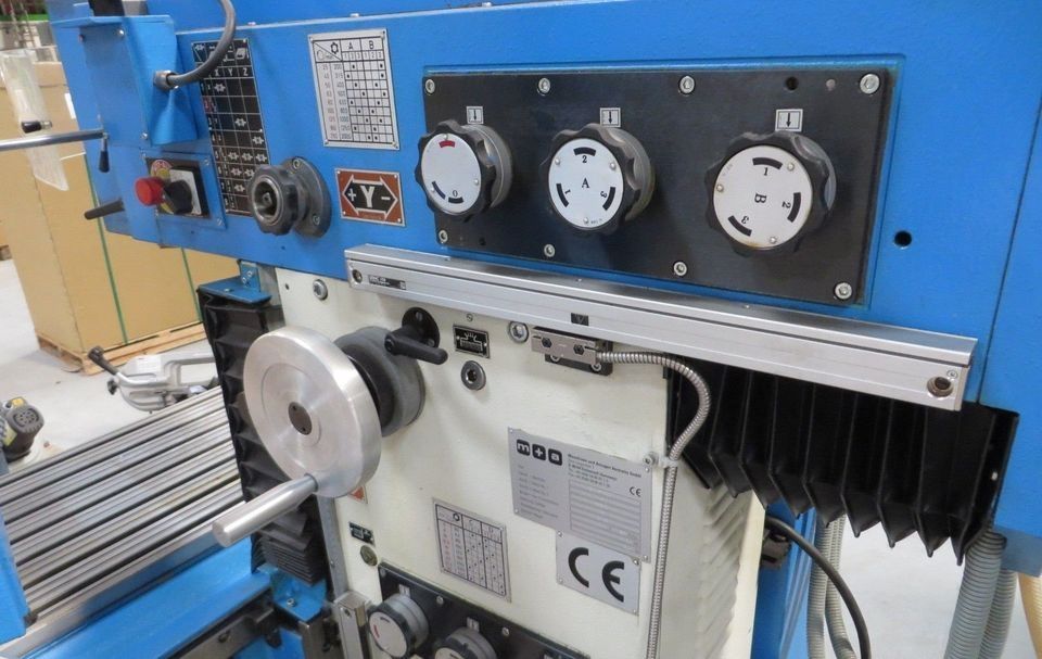 Universalfräsmaschine Oradea UWF 320