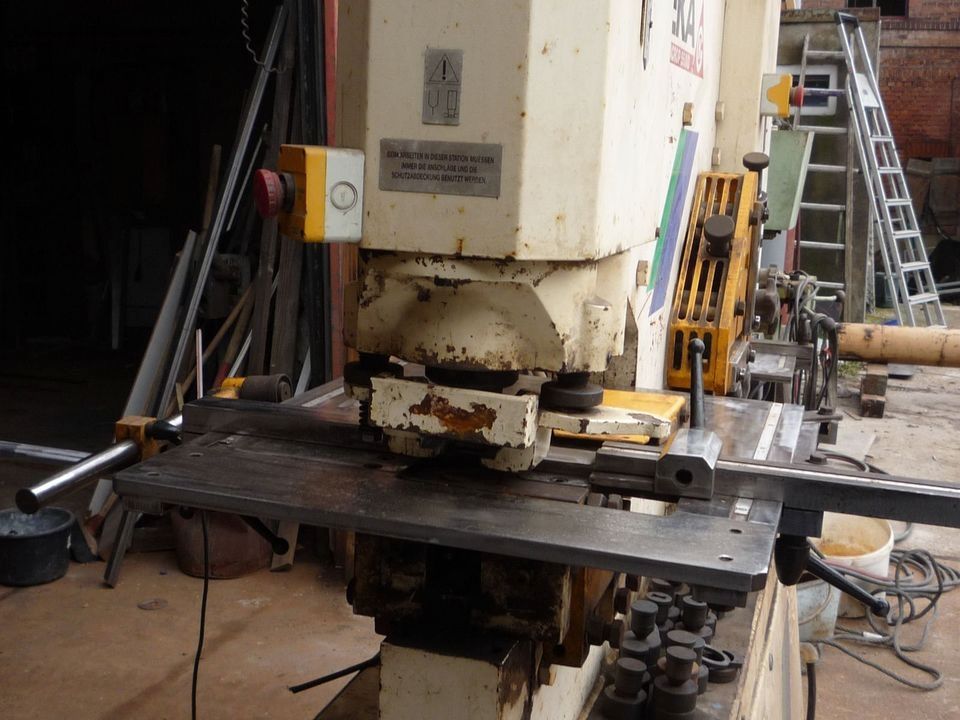 Profilschere Lochstanze GEKA HYDRRACROP 55 AD