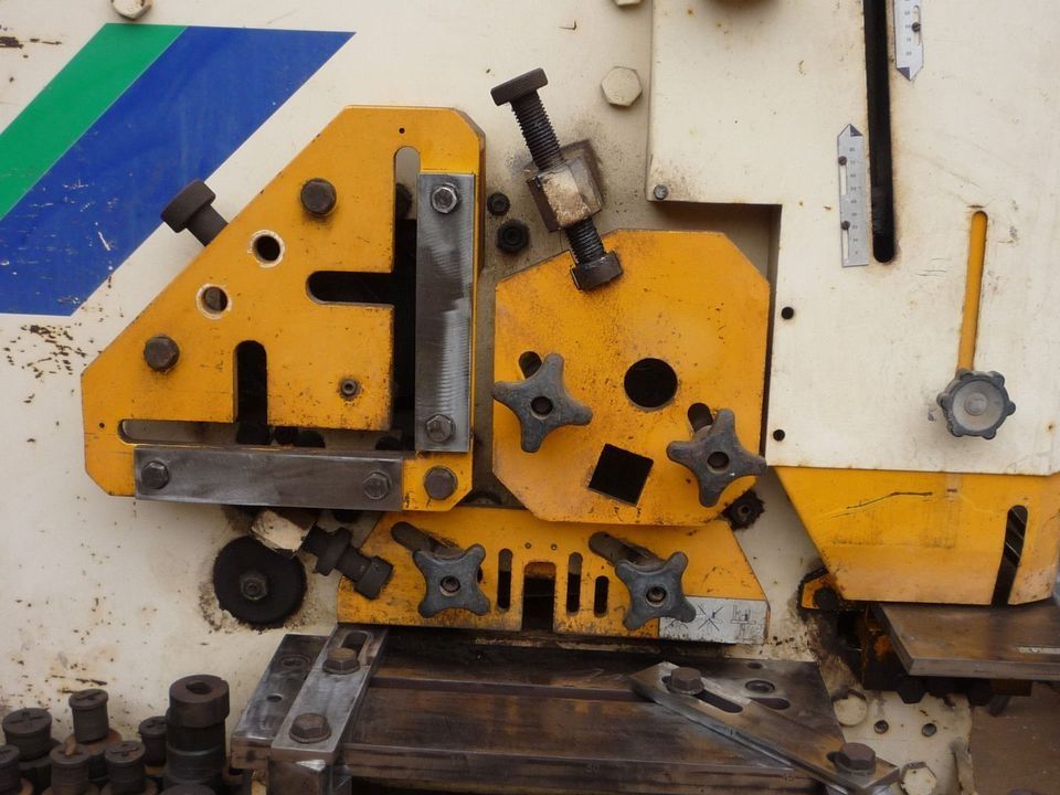 Profilschere Lochstanze GEKA HYDRRACROP 55 AD