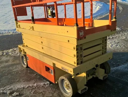 Scherenarbeitsbühne JLG 2646 E3 Hubsteiger