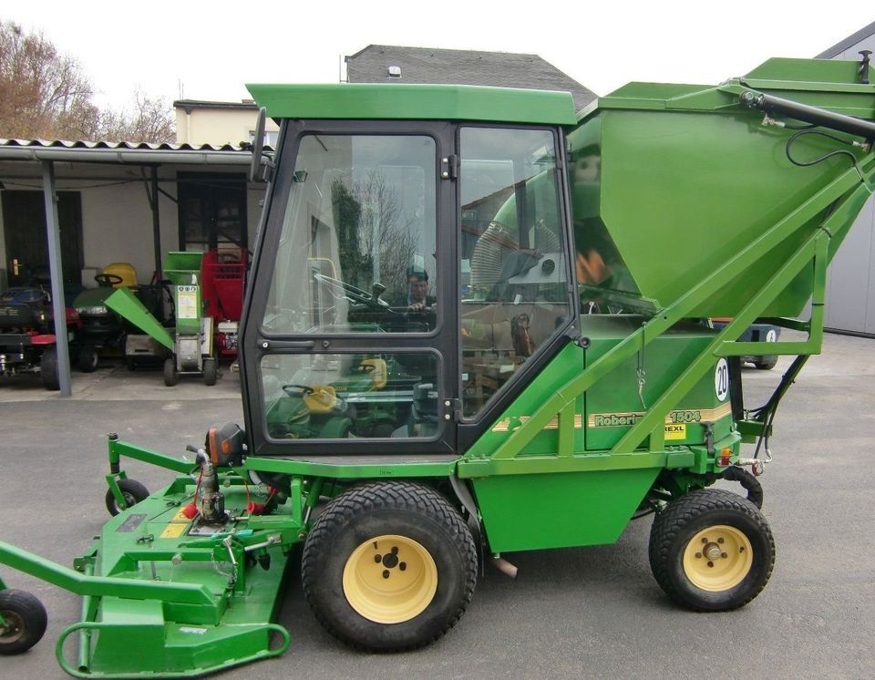 Großflächenmäher JD Roberine mit Frontmähwerk 185 cm