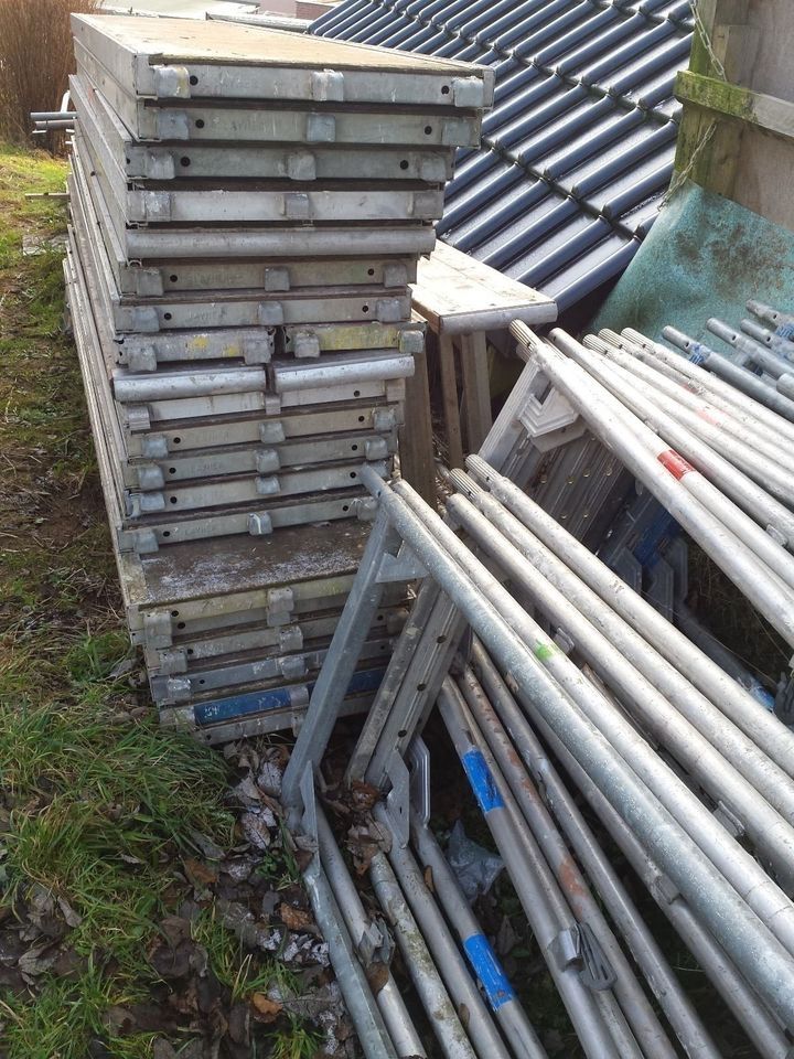 ALU-Stahl Gerüst Layher - Fassadengerüst Ca. 220 qm