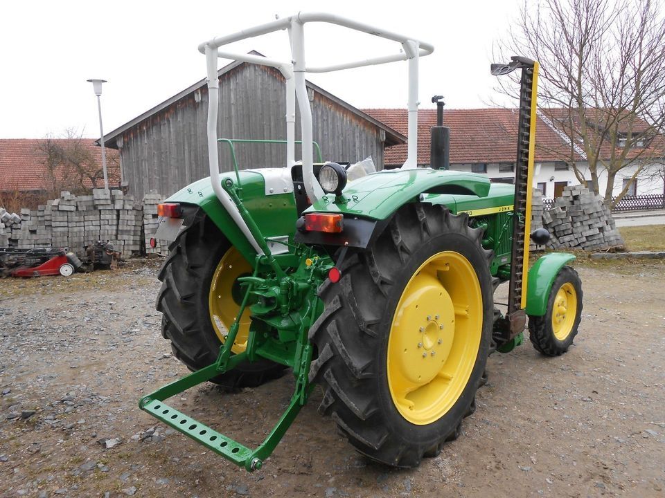 John Deere 820 Traktor Schlepper mit hydr. Mähbalken viele Neuteile TÜV NEU!