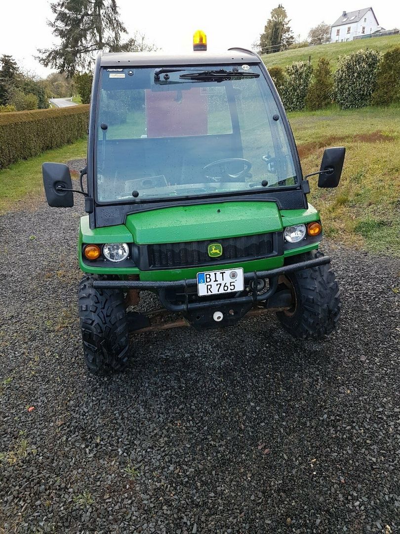 John Deere Gator 4 X 4
