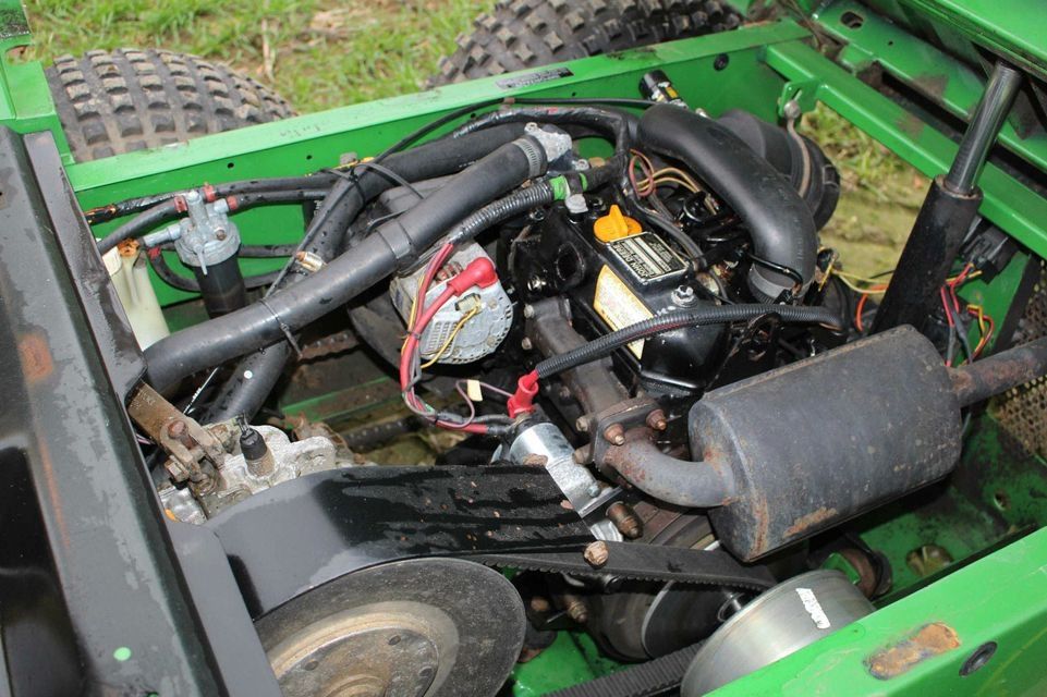 John Deere Gator 6x4 mit Dieselmotor