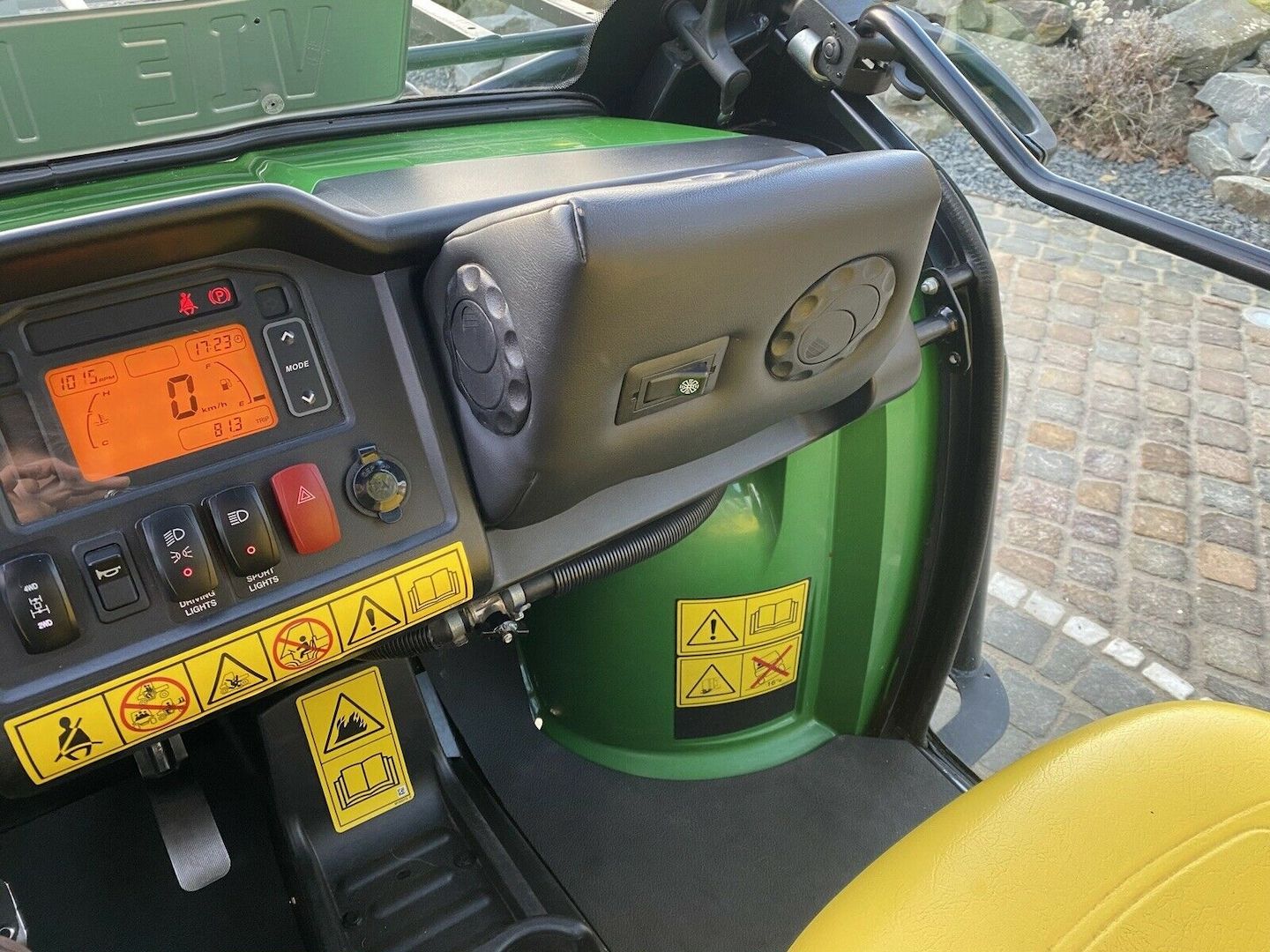 john deere gator xuv 855D