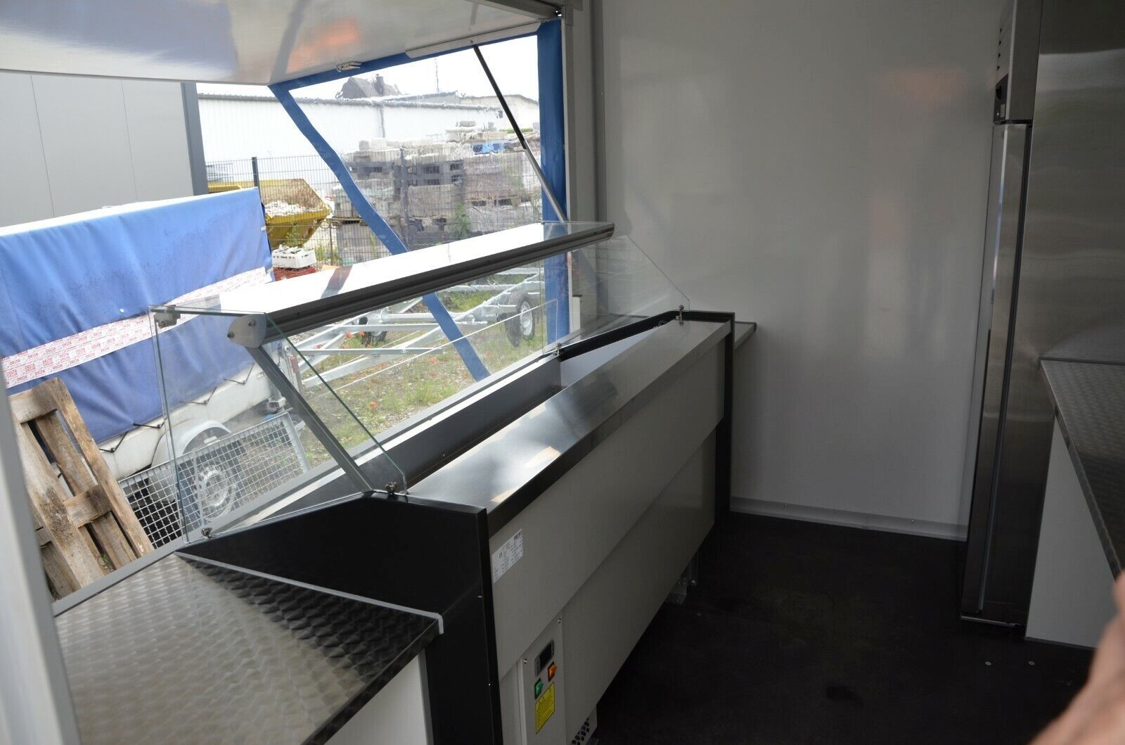 Verkaufswagen Imbisswagen Eiswagen Eisanhänger