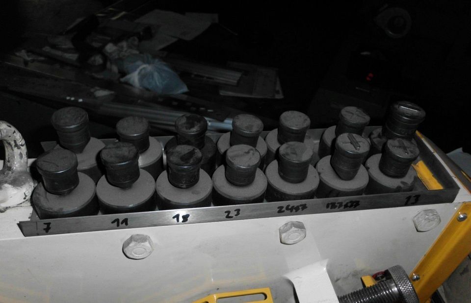 GEKA Minicrop 45 Stanze Lochstanze Profilstahlschere