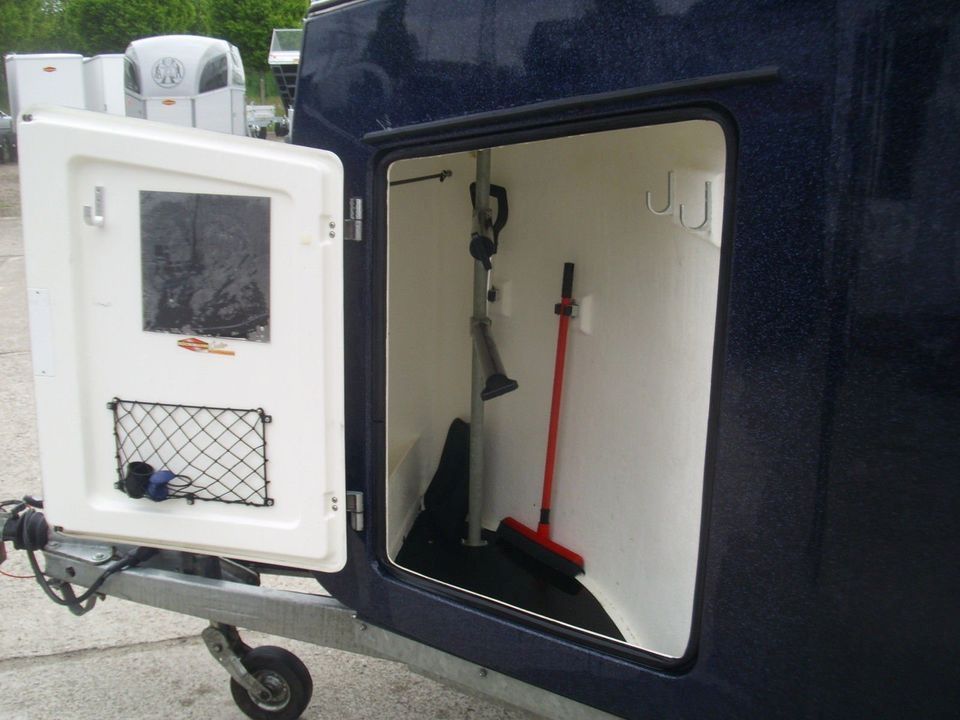 Pferdeanhänger Böckmann Comfort Aluboden Sattelkammer Vollpoly
