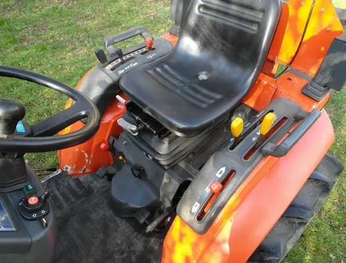 Kubota B 2100 HST Allrad Servo Mähdeck Rasenmäher Wiesenmäher Traktor Mähwerk