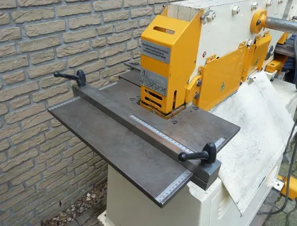 Profilstahlschere Stanzmaschine Stanze GEKA Minicrop Bj. 2000