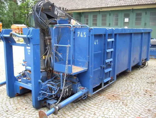 Abrollcontainer mit Hiab Kran Reichweite ca 8 m, funktionsfähig 18 m³ Mulde