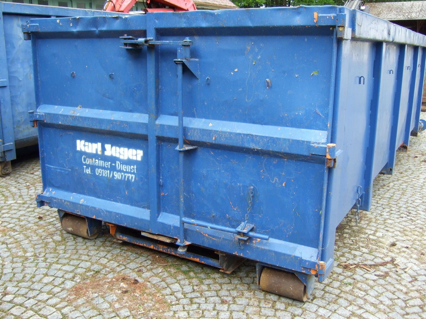 Abrollcontainer mit Hiab Kran Reichweite ca 8 m, funktionsfähig 18 m³ Mulde