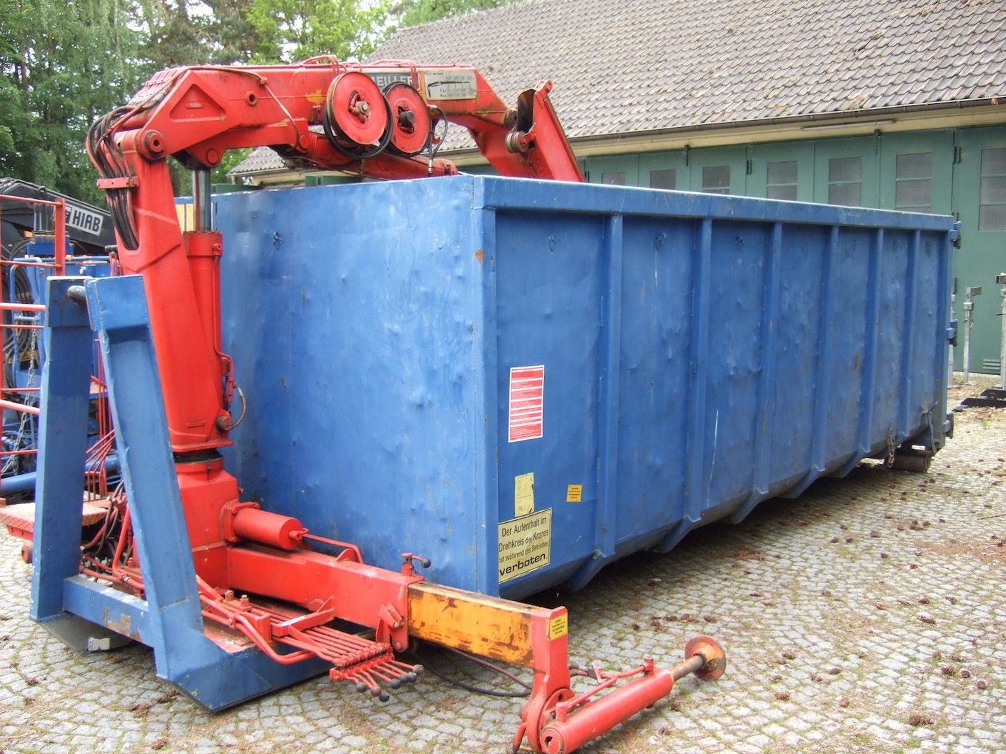 Abrollcontainer mit Meiler Kran Reichweite ca 8 m, funktionsfähig 23 m³ Muld