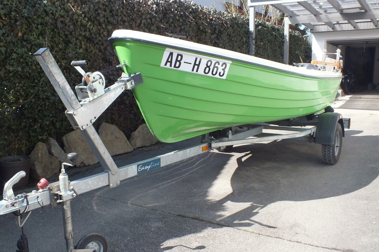 Angelboot, Ruderboot, Außenbordmotorboot