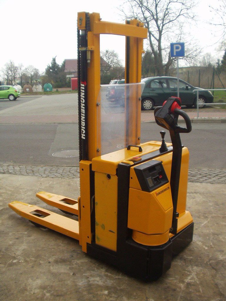 HOCHHUBWAGEN , AMEISE,STAPLER,DEICHSELSTAPLER ,HANDSTAPLER,STABLER,JUNGHEINRICH