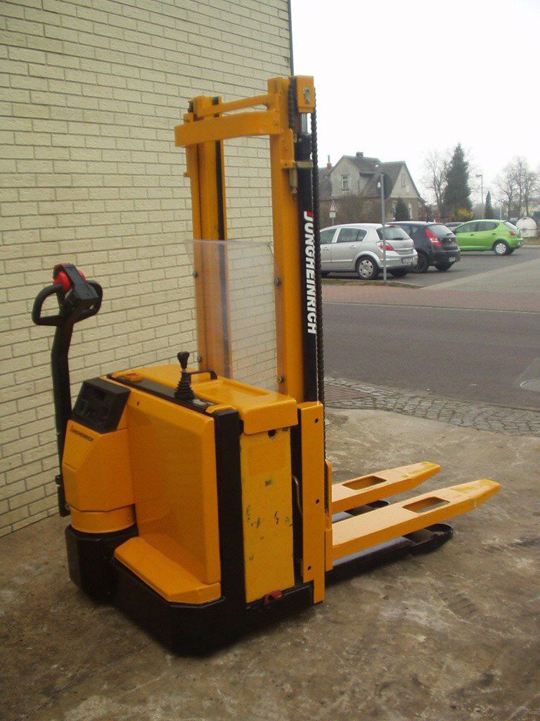 HOCHHUBWAGEN , AMEISE,STAPLER,DEICHSELSTAPLER ,HANDSTAPLER,STABLER,JUNGHEINRICH