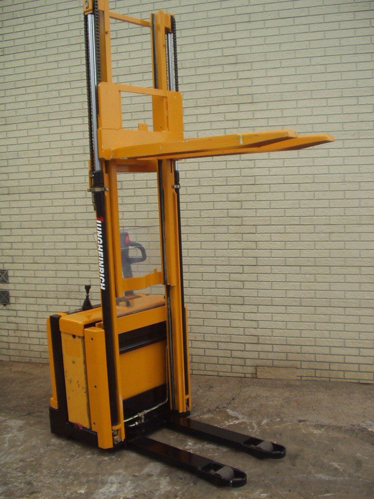 HOCHHUBWAGEN , AMEISE,STAPLER,DEICHSELSTAPLER ,HANDSTAPLER,STABLER,JUNGHEINRICH