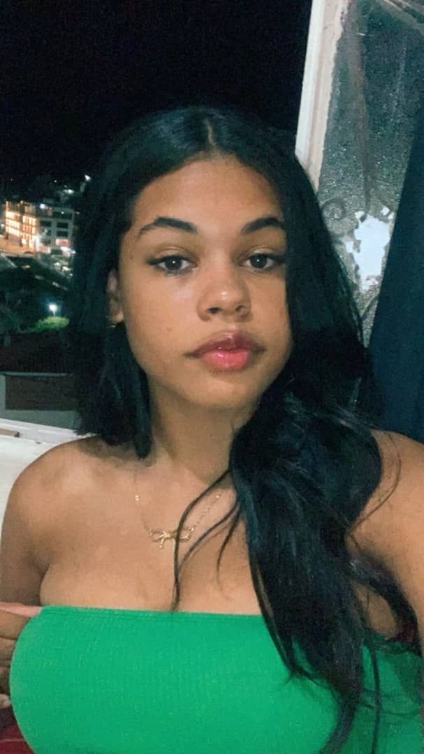 liebevolle und schöne Dame sucht älteren Mann