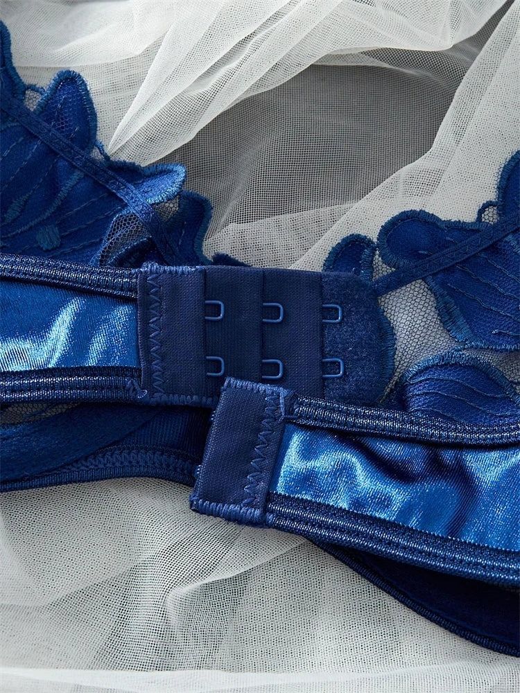 Zartes Dessous-Set - Verführerische Eleganz in Blau