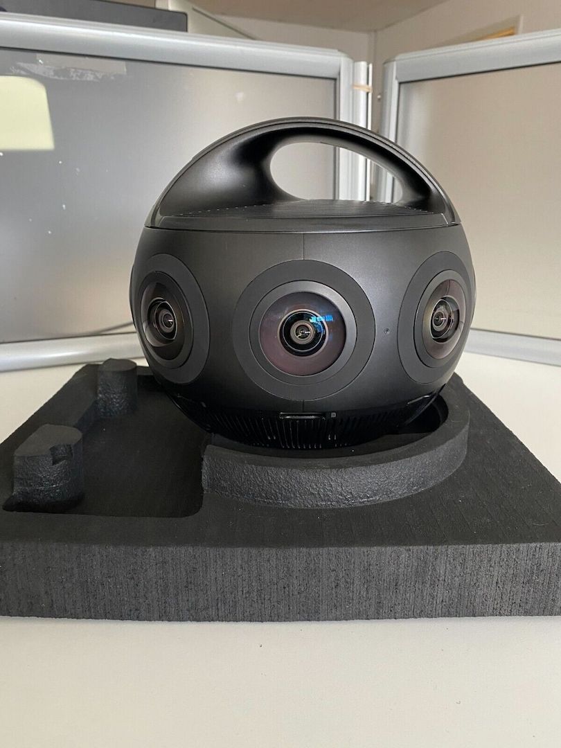 Insta360 Titan 11K 360 VR-Kamera – voll funktionsfähig