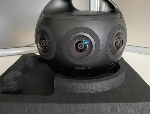 Insta360 Titan 11K 360 VR-Kamera – voll funktionsfähig