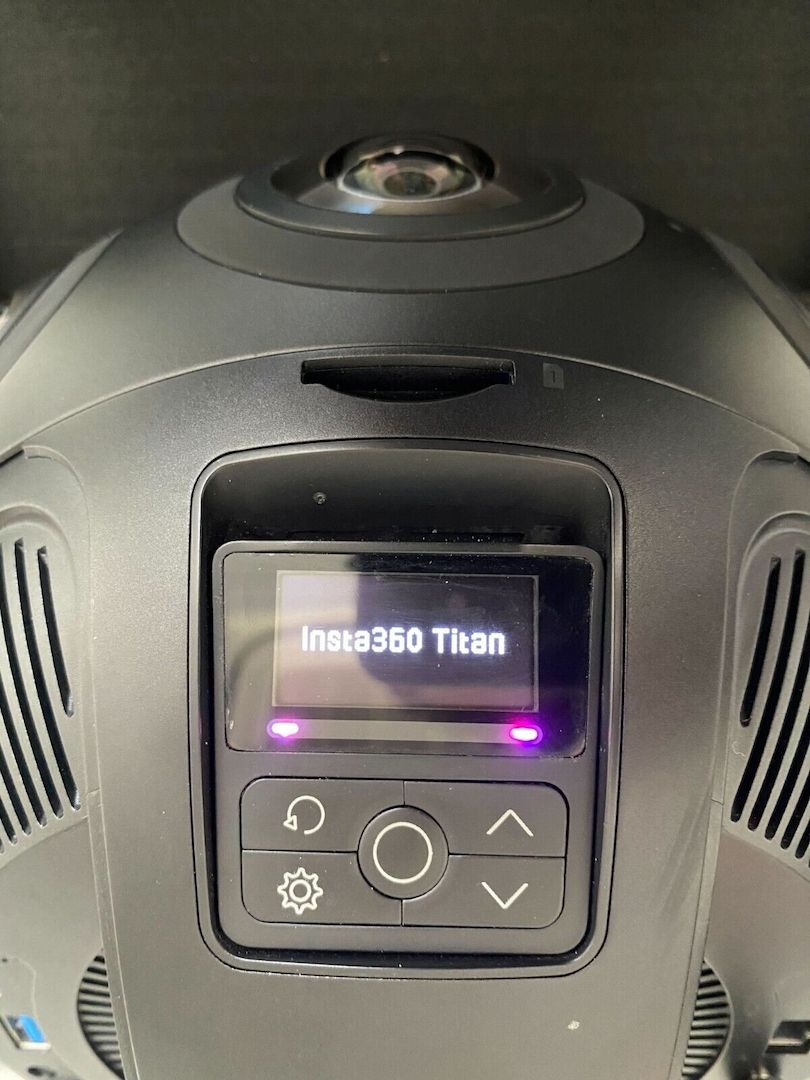 Insta360 Titan 11K 360 VR-Kamera – voll funktionsfähig
