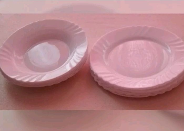 11 Teller aus Opalglas weiß Trianon