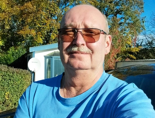 Suche Freundschaft Plus mit einer Reifen Frau