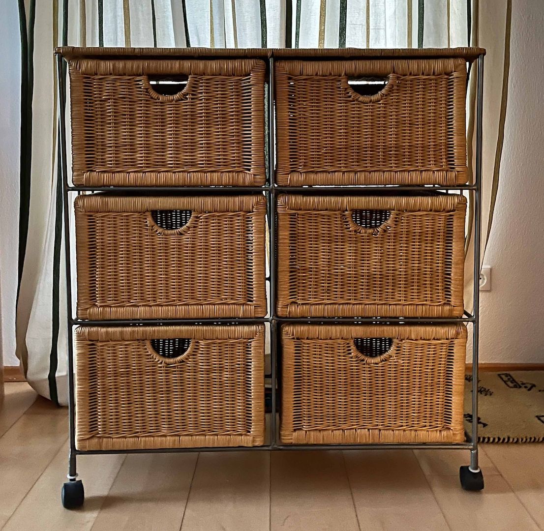 Kommode auf Rollen, Rattan, sehr stabil, gegen Abholung