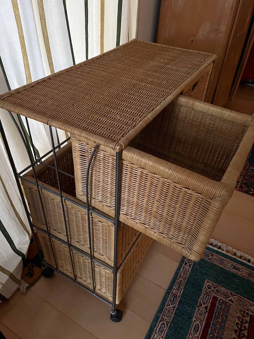 Kommode auf Rollen, Rattan, sehr stabil, gegen Abholung