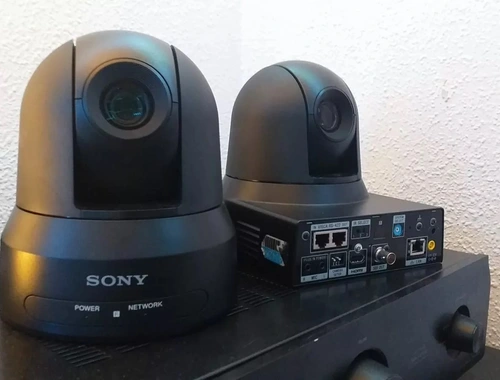 2 x SONY SRG-X400 Ptz-Kamera 4K-Auflösung