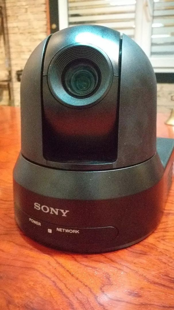 2 x SONY SRG-X400 Ptz-Kamera 4K-Auflösung