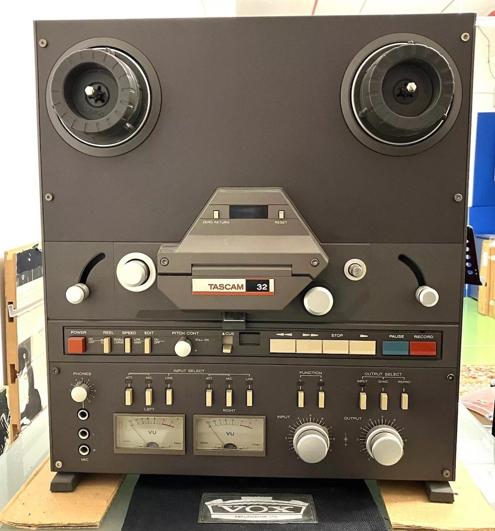 Tascam 32 1/4" 2-Spur Tonbandmaschine