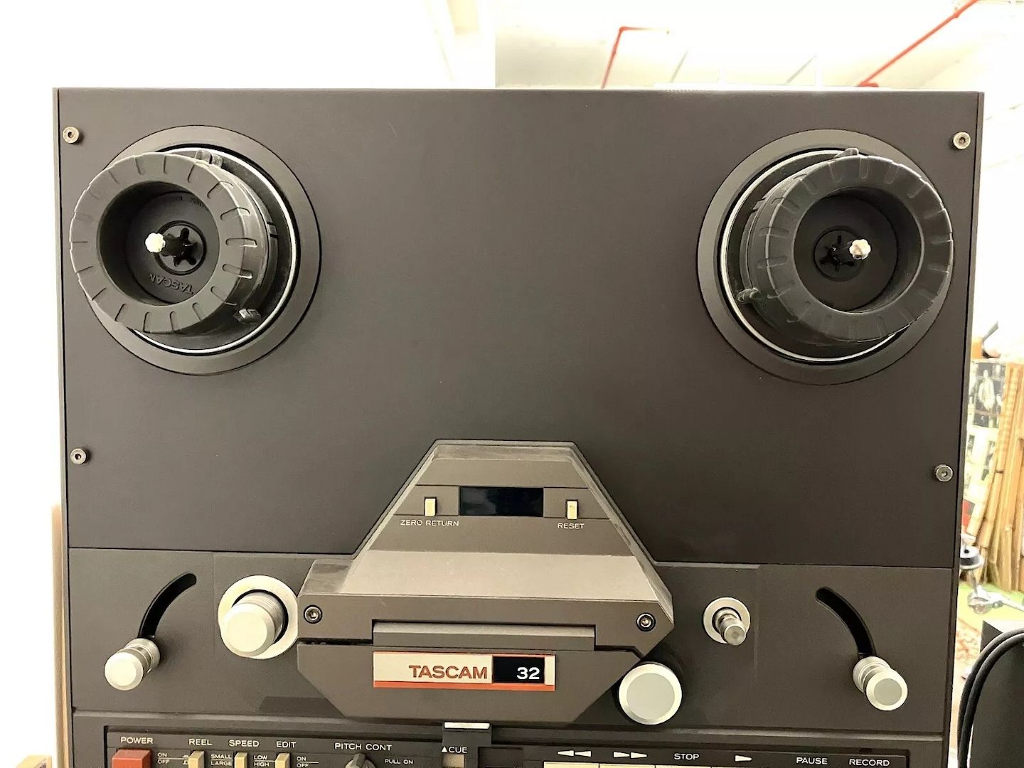 Tascam 32 1/4" 2-Spur Tonbandmaschine