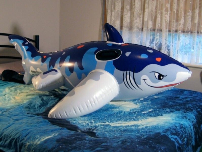 Suche Schwimmtier aufblasbar Wehncke/ Happy People Hai  verkauft mir bitte